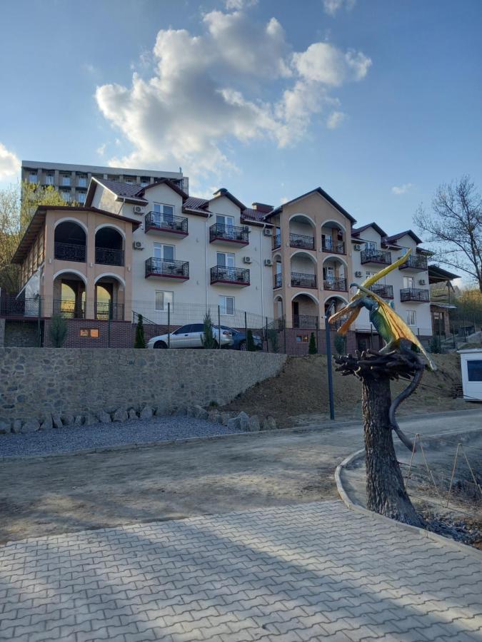 Готель River House Umanʼ エクステリア 写真