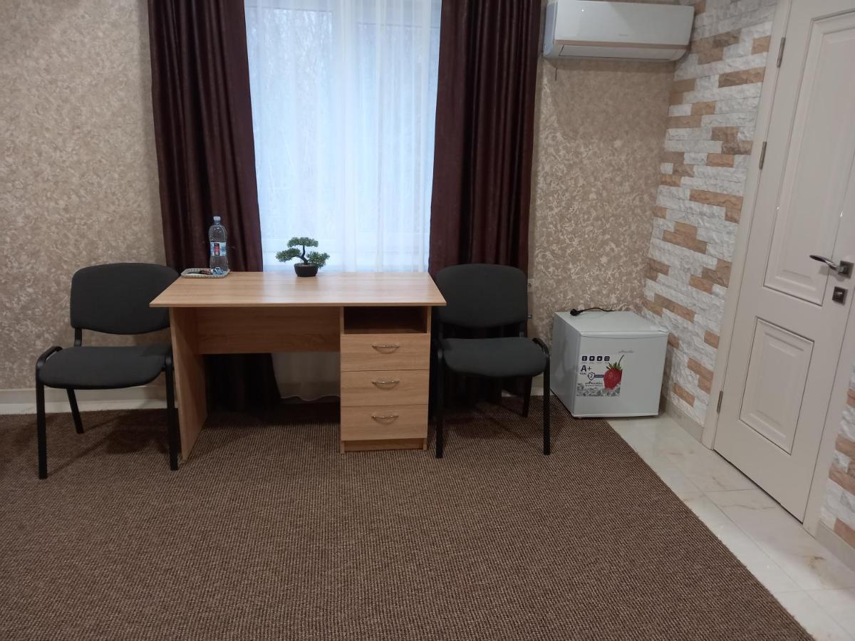 Готель River House Umanʼ エクステリア 写真