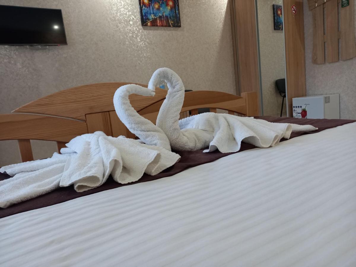 Готель River House Umanʼ エクステリア 写真