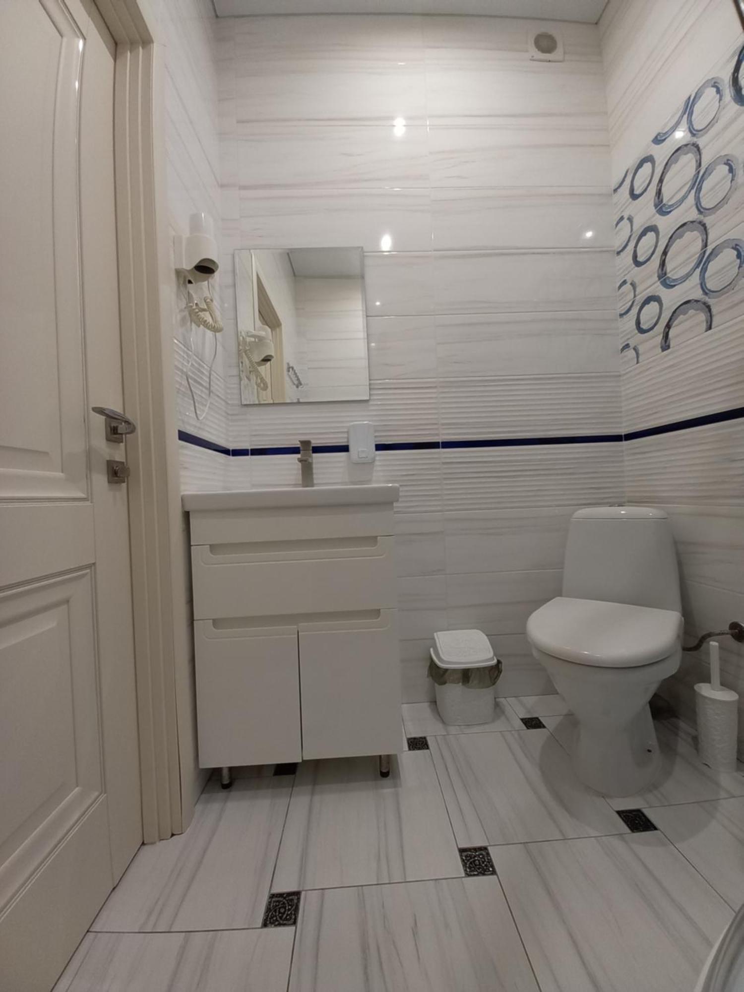 Готель River House Umanʼ エクステリア 写真