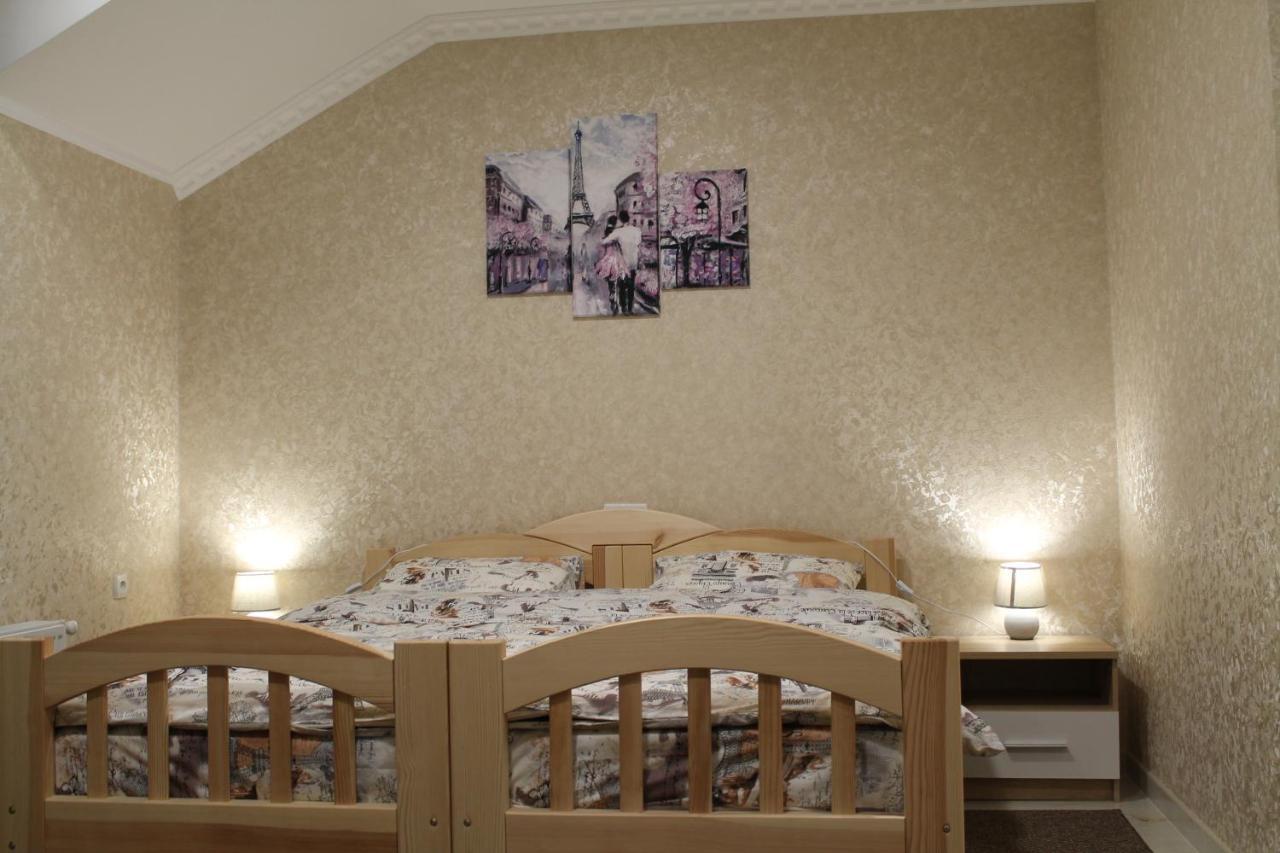 Готель River House Umanʼ エクステリア 写真