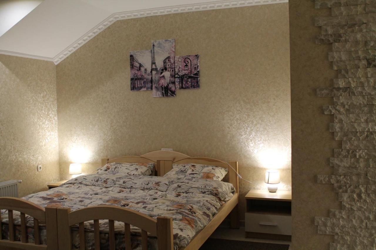 Готель River House Umanʼ エクステリア 写真